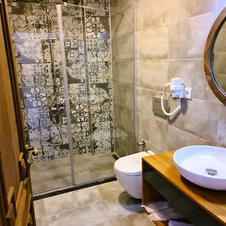 In Ephesus And Art Galery * سلجوك