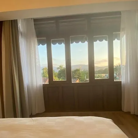 In Ephesus And Art Galery * سلجوك