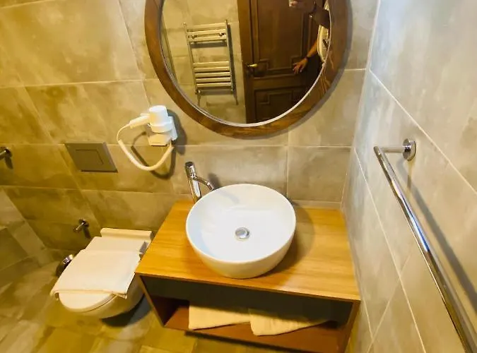 Otel In Ephesus And Art Galery *